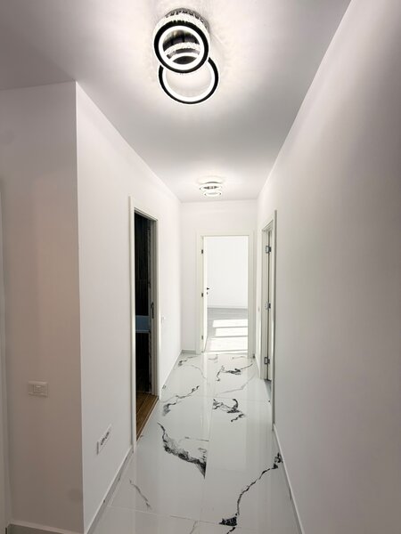 Doua camere de vanzare la 1 minut metrou 1 Decembrie